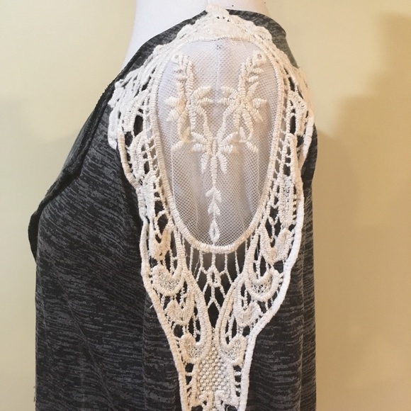 Crochet Lace Cold Shoulder Burnout Knit Cardigan - Picture 5 of 6